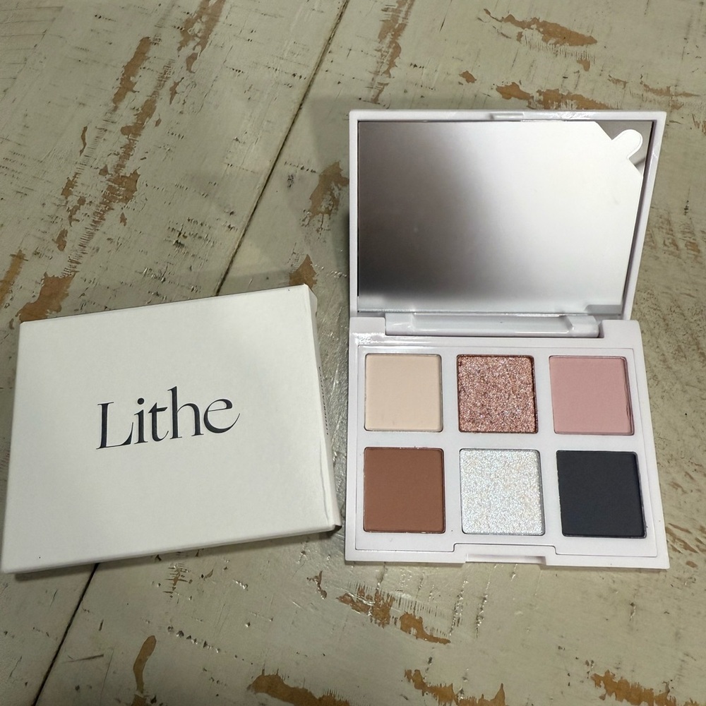 NIB Lithe Beauty Astral Eyeshadow Palette